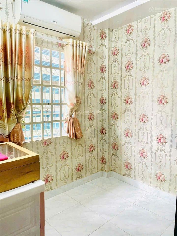 Q4, cách mt đoàn văn bơ 15m, 2 tầng btct, 21,2m2, không quy hoạch, 3 tỷ