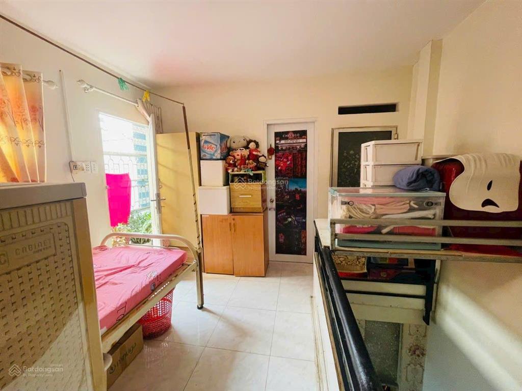 Q4, cách mt đoàn văn bơ 15m, 2 tầng btct, 21,2m2, không quy hoạch, 3 tỷ