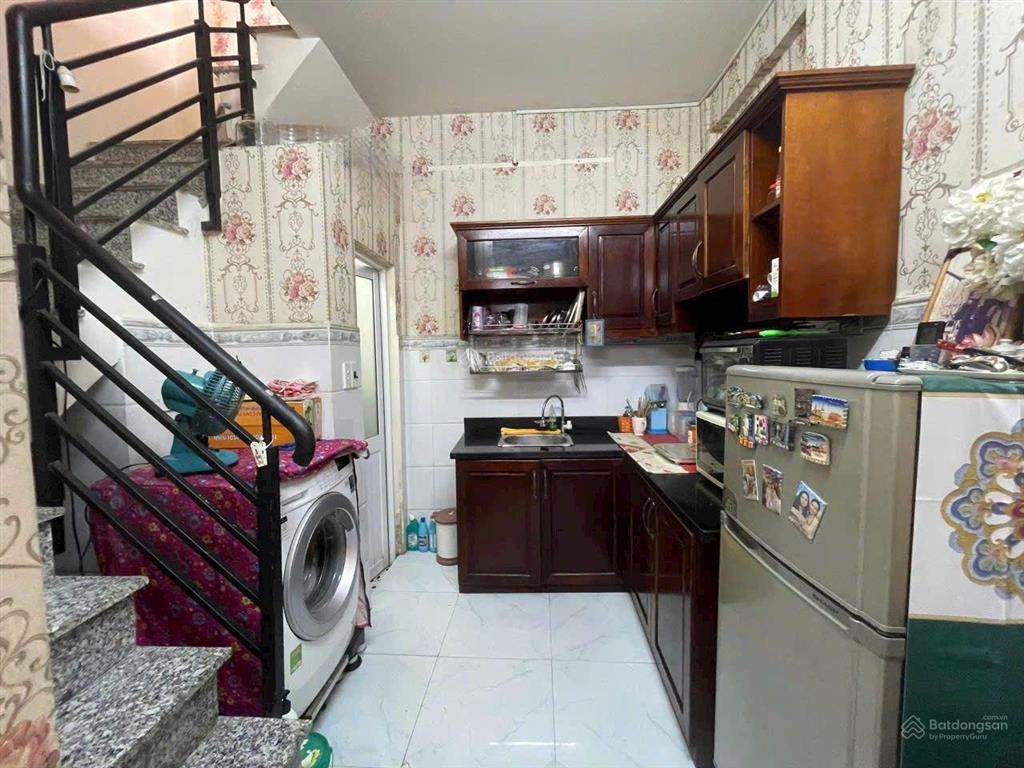 Q4, cách mt đoàn văn bơ 15m, 2 tầng btct, 21,2m2, không quy hoạch, 3 tỷ