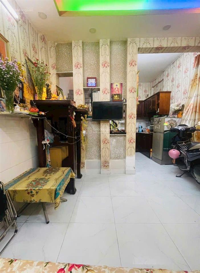 Q4, cách mt đoàn văn bơ 15m, 2 tầng btct, 21,2m2, không quy hoạch, 3 tỷ