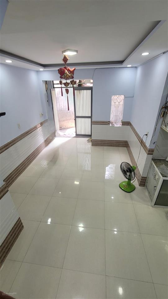 Q1, ngay bộ công an, cách 2 căn ra hẻm xe hơi, 70m ra mt trần hưng đạo, kqh, 2 tầng, 27.5m2, 5 tỷ 3