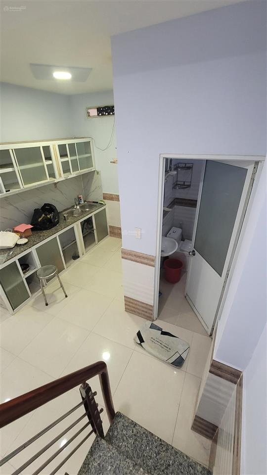 Q1, ngay bộ công an, cách 2 căn ra hẻm xe hơi, 70m ra mt trần hưng đạo, kqh, 2 tầng, 27.5m2, 5 tỷ 3