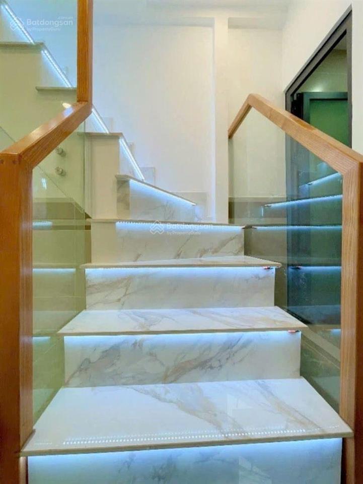 Q4, bến vân đồn, nhà mới ở ngay, full nội thất  kqh  shr  7m5 x 4m  2 tầng xhỉ 3 tỷ 790