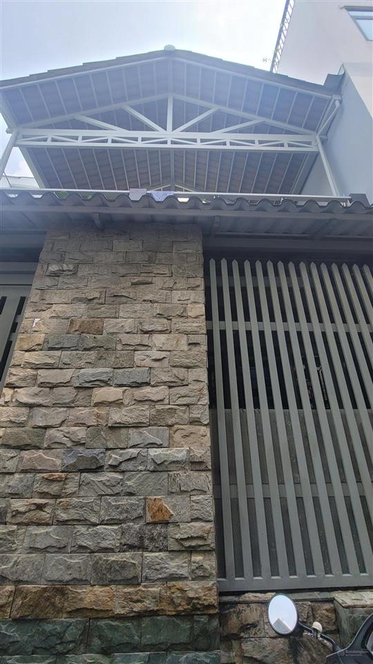 Q4  chỉ 5 tỷ 800tr  nhà 72.8m2 (ngang 5m8 dài 12m), 1 trệt 1 lửng  kqh  shr