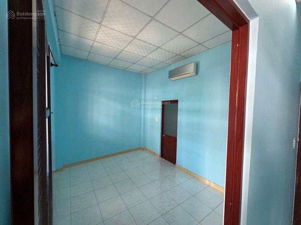 Q4  chỉ 5 tỷ 800tr  nhà 72.8m2 (ngang 5m8 dài 12m), 1 trệt 1 lửng  kqh  shr