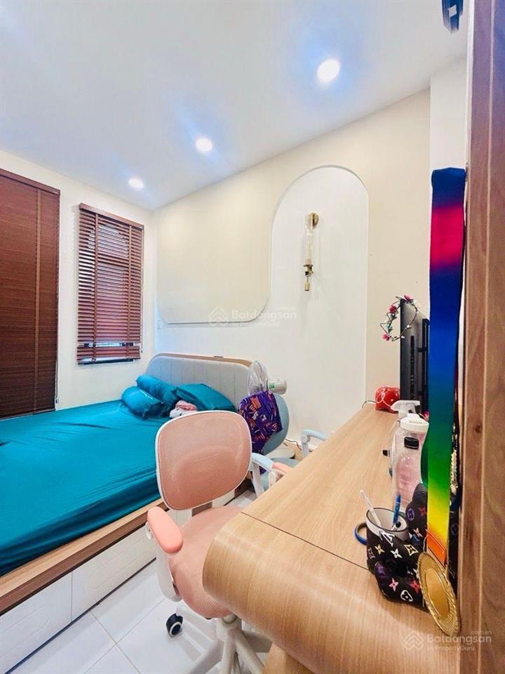 Q4, mt đường số, xe hơi đỗ cửa, kqh, 4 tầng btct, 40.6m2(ngang 5m dài 8m) chỉ 8 tỷ 190tr