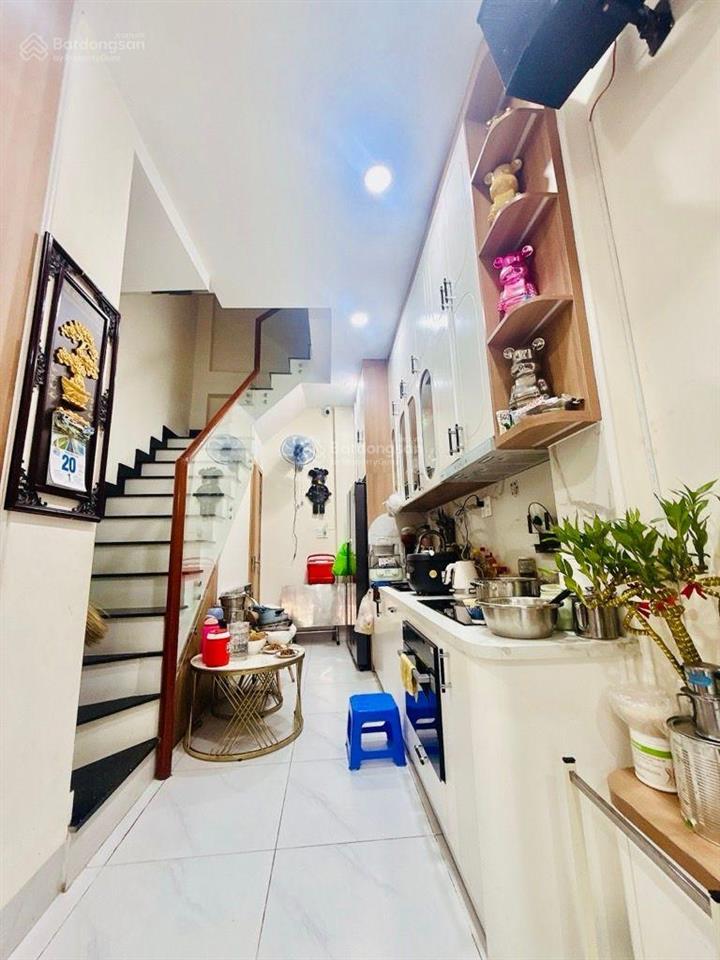Q4, mt đường số, xe hơi đỗ cửa, kqh, 4 tầng btct, 40.6m2(ngang 5m dài 8m) chỉ 8 tỷ 190tr