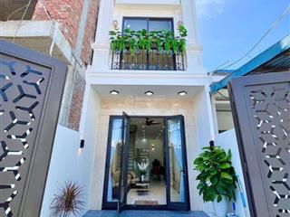 Nhà hxh, chỉ việc xách vali vào ở  nhà 3 tầng full nội thất giá cực mềm. gần đại học y dược tphcm