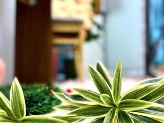Phòng đẹp 2pn dạng studio, có ban công full đồ, gần etown, tân bình