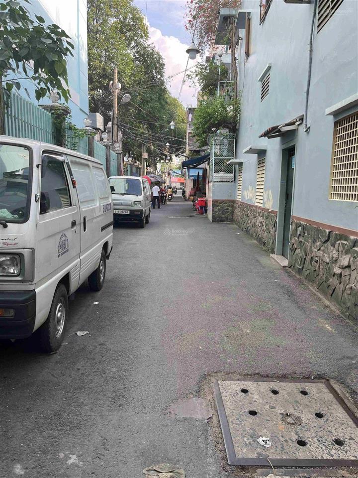 Ngay 1074 trường sa, ô tô thông thoáng, nhà ba tầng mới, sẵn nội thất đẹp, chỉ 7tỷ (???)