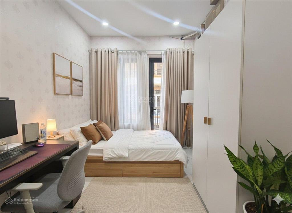 Ngay 1074 trường sa, ô tô thông thoáng, nhà ba tầng mới, sẵn nội thất đẹp, chỉ 7tỷ (???)