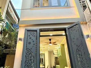Cô hai cần bán gấp nhà lữ gia, quận 11. giá 2tỷ950/38m2. gần nhà thi đấu phú thọ, lotte mart.