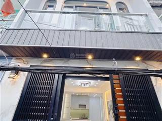 Chính chủ kí gửi bán giá ngộp nhà đoàn văn bơ, quận 4. giá chỉ 2tỷ490/67,94m2. gần bến nhà rồng