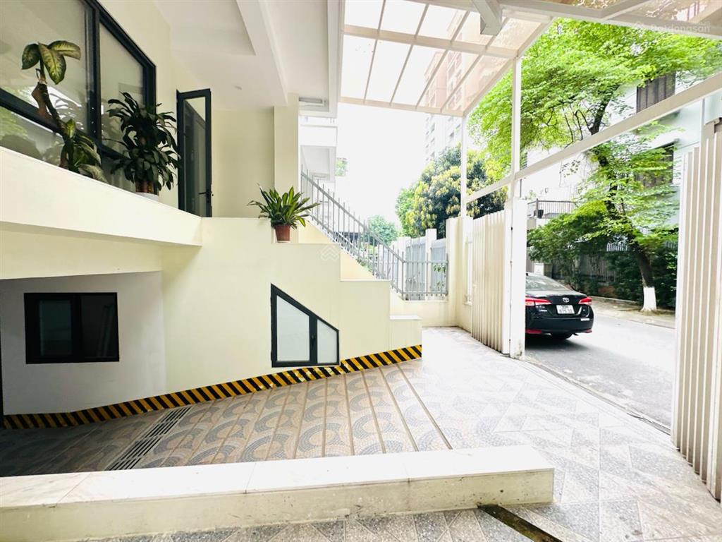 Bán gấp lk, thanh xuân. lô góc 160m 5 tầng 1 hầm, mt 15m. kinh doanh, vp , hơn 41 tỷ