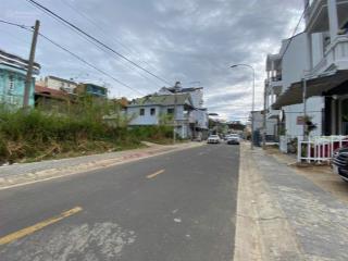 Bán đất 3 mặt tiền trung tâm đà lạt gần hồ xuân hương chỉ 800m 103m², giá 11,7 tỷ