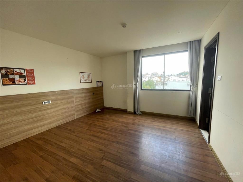Tòa nhà trung tâm đà lạt cho thuê 500m2 có 3 tầng, 120 tr/tháng. kinh doanh ngân hàng, showroom lớn