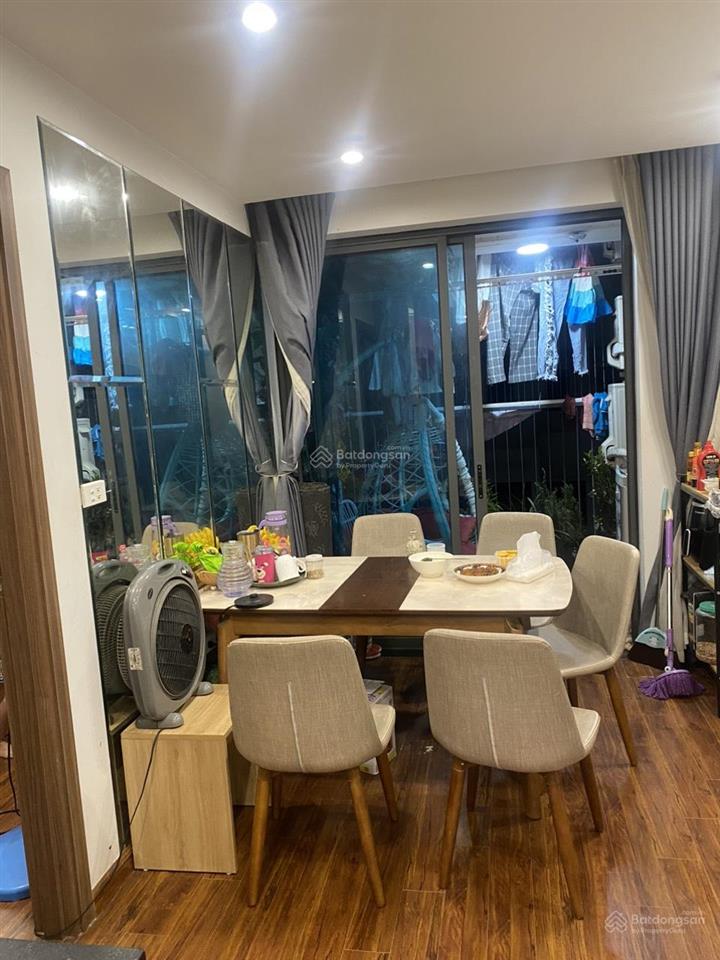 Bán chung cư 176 định công, 65m2 2 phòng ngủ 2 vệ sinh, đủ đồ, sân chơi, bể bơi, giá 6 tỷ 900