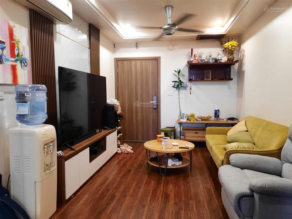 Cho thuê chung cư 176 định công 66m2, 2 ngủ 2 vs, sân chơi, bể bơi, đủ đồ, 10 triệu 500/th