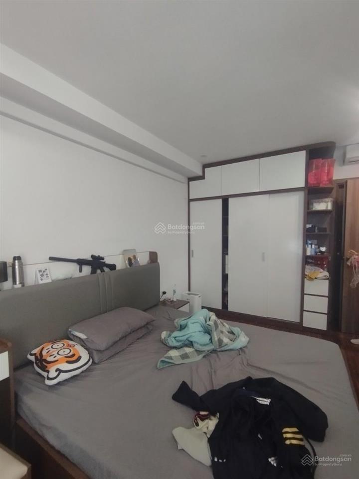 Bán chung cư ct9 kđt định công, 72m2 2 phòng ngủ 2 vệ sinh, đủ đồ, sân chơi, bể bơi, giá 5 tỷ 650