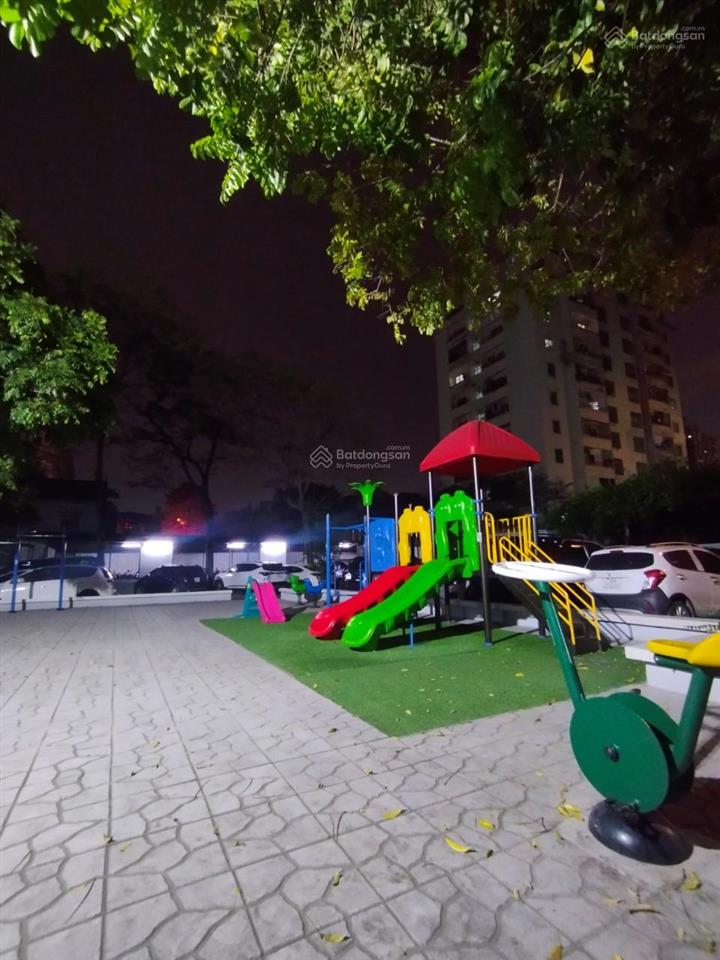 Bán chung cư ct9 kđt định công, 72m2 2 phòng ngủ 2 vệ sinh, đủ đồ, sân chơi, bể bơi, giá 5 tỷ 650