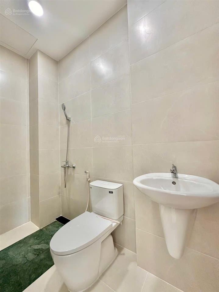 Cho thuê căn hộ dịch vụ gần ngã tư thủ đức