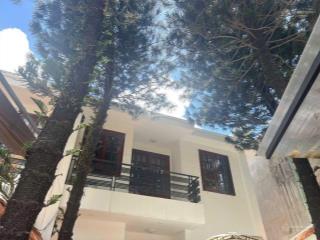 Cho thuê villa phú nhuận có sân hẻm yên tĩnh sát mặt tiền