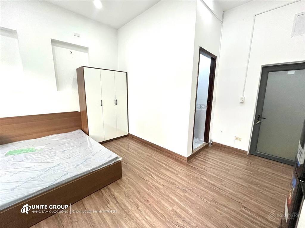 Cho thuê phòng trọ rộng 35m2, ban công, cửa sổ trời gần đh văn lang, hẻm xe hơi, full nội thất