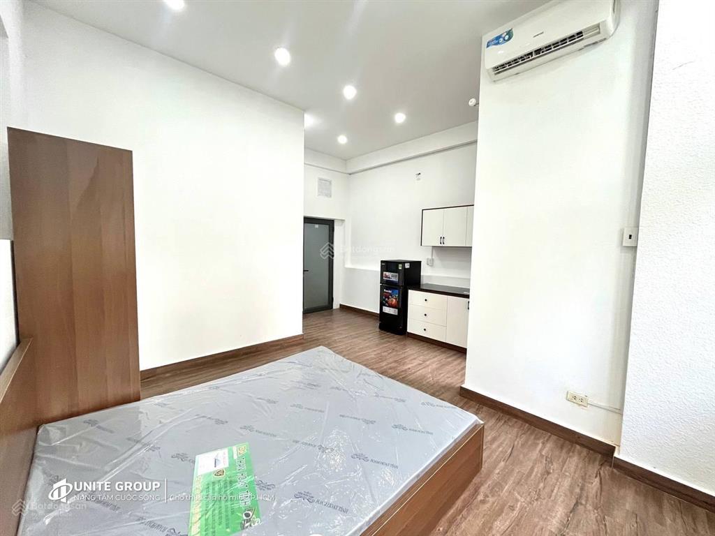Cho thuê phòng trọ rộng 35m2, ban công, cửa sổ trời gần đh văn lang, hẻm xe hơi, full nội thất