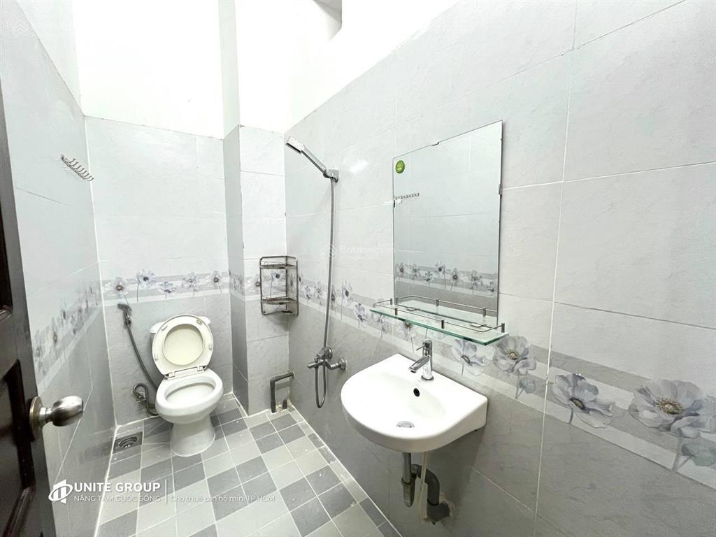 Cho thuê phòng trọ rộng 35m2, ban công, cửa sổ trời gần đh văn lang, hẻm xe hơi, full nội thất