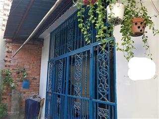 Cần bán gấp nhà giá rẻ ngay vành đai 2 quận 9, chỉ 3,45 tỷ, shr
