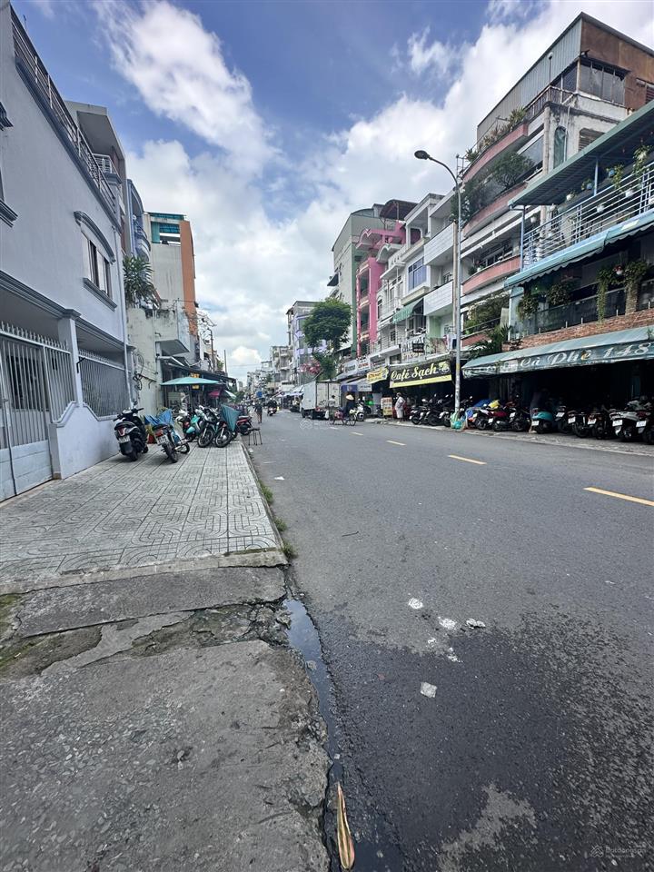 Trung tâm quận 10 giảm giá mạnh
chdv hẻm ô tô tới cửa quay đầu
+ dc nguyễn tiểu la quận 10