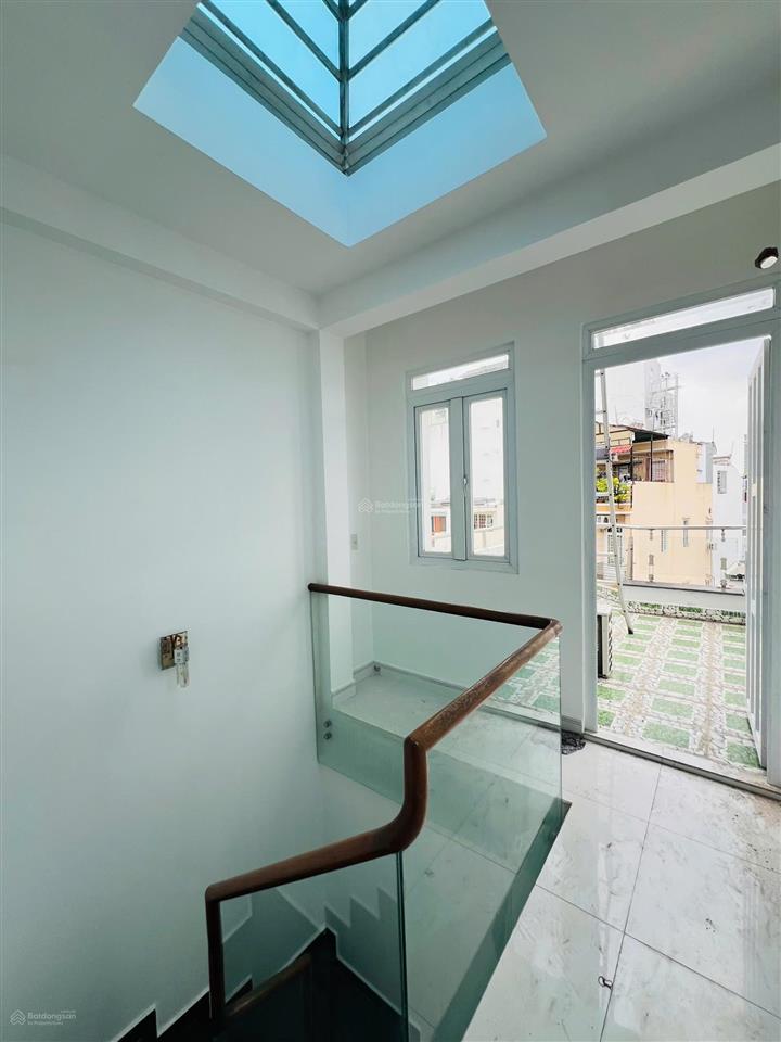 Chdv 7 phòng  cmt8  q10. gần tuyến metro  phù hợp khai thác dòng tiền. giữ tiền trong tương lai