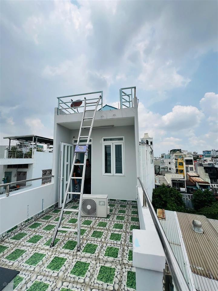 Chdv 7 phòng  cmt8  q10. gần tuyến metro  phù hợp khai thác dòng tiền. giữ tiền trong tương lai