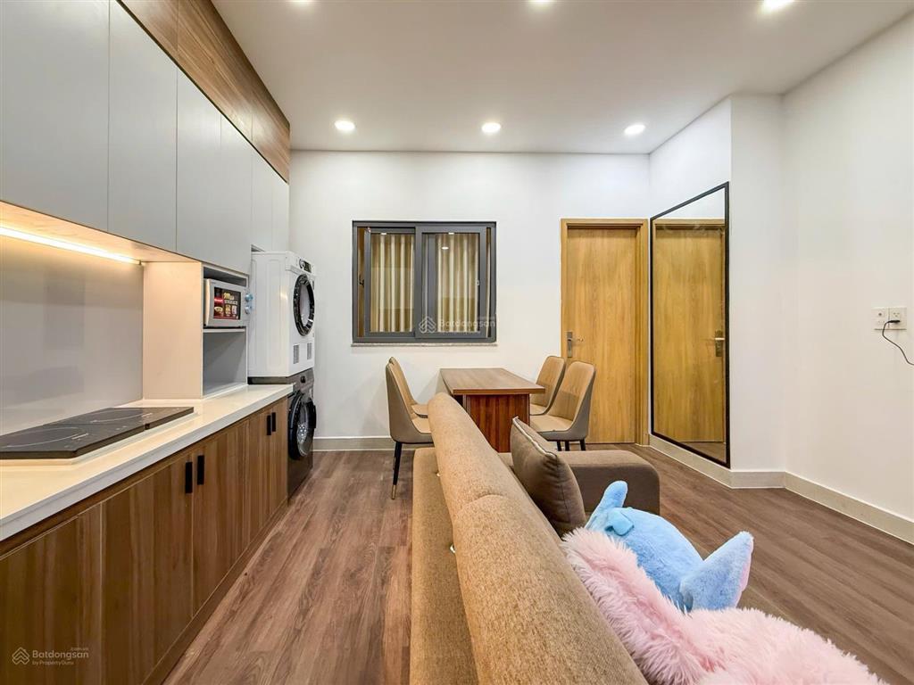 Cho thuê căn hộ 2pn mới 100%, full nội thất, giặt sấy riêng, ban công sân vườn ở hoàng diệu quận 4