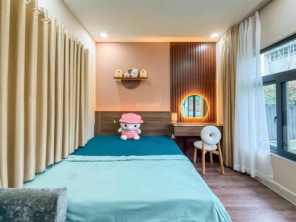 Cho thuê căn hộ 2pn mới 100%, full nội thất, giặt sấy riêng, ban công sân vườn ở hoàng diệu quận 4