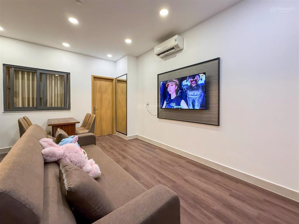 Cho thuê căn hộ 2pn mới 100%, full nội thất, giặt sấy riêng, ban công sân vườn ở hoàng diệu quận 4