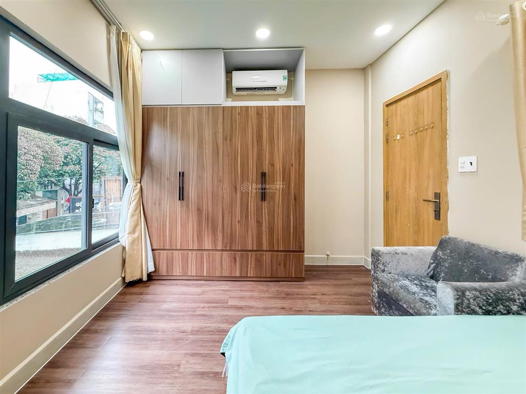 Cho thuê căn hộ 2pn mới 100%, full nội thất, giặt sấy riêng, ban công sân vườn ở hoàng diệu quận 4