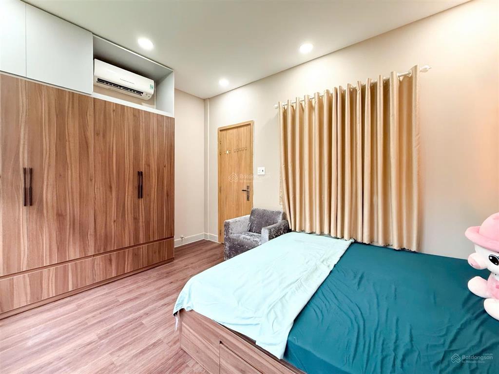 Cho thuê căn hộ 2pn mới 100%, full nội thất, giặt sấy riêng, ban công sân vườn ở hoàng diệu quận 4