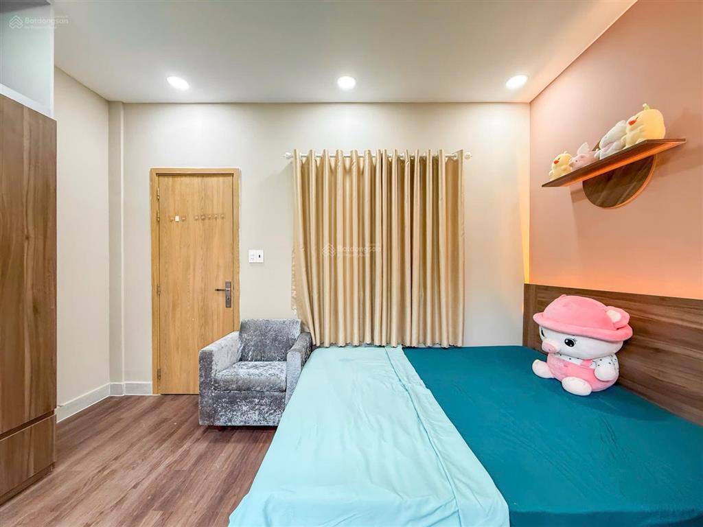 Cho thuê căn hộ 2pn mới 100%, full nội thất, giặt sấy riêng, ban công sân vườn ở hoàng diệu quận 4