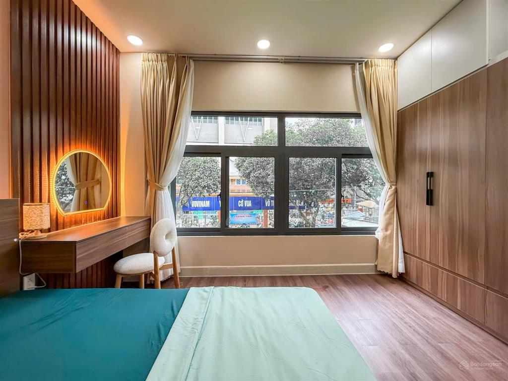 Cho thuê căn hộ 2pn mới 100%, full nội thất, giặt sấy riêng, ban công sân vườn ở hoàng diệu quận 4