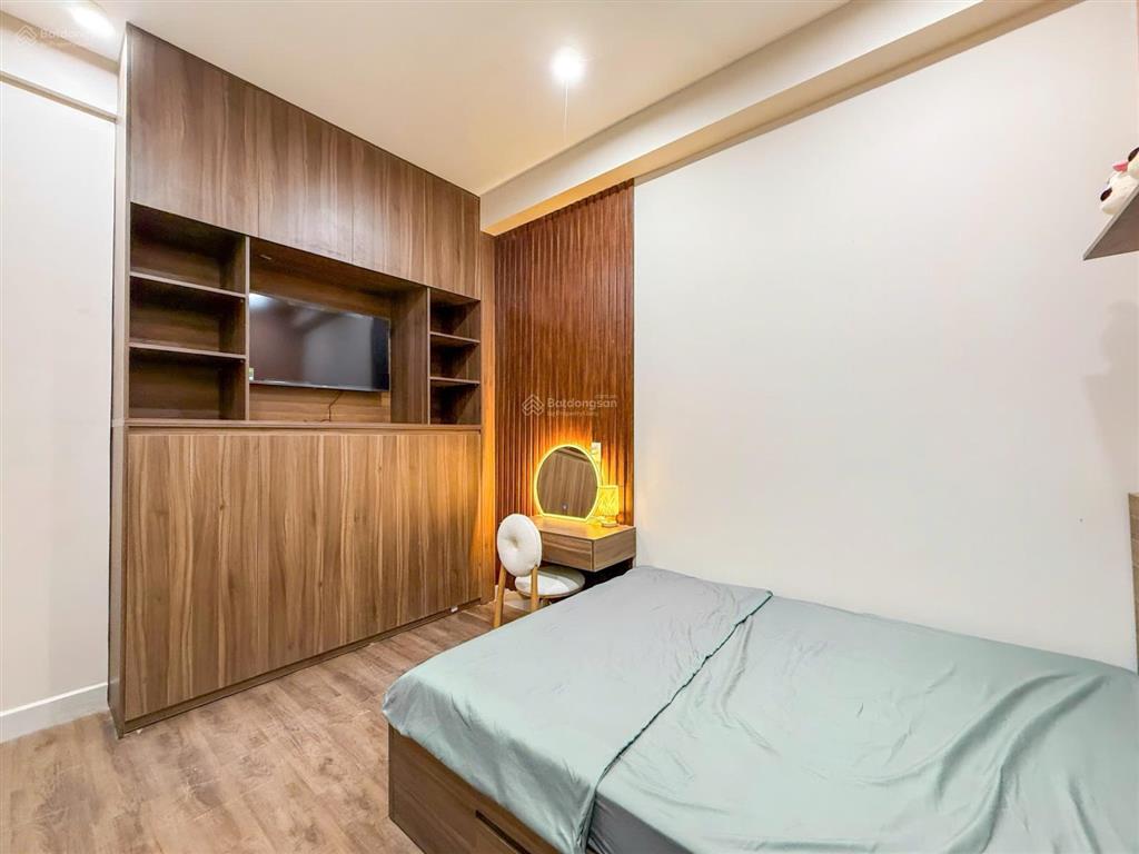 Cho thuê căn hộ 2pn mới 100%, full nội thất, giặt sấy riêng, ban công sân vườn ở hoàng diệu quận 4