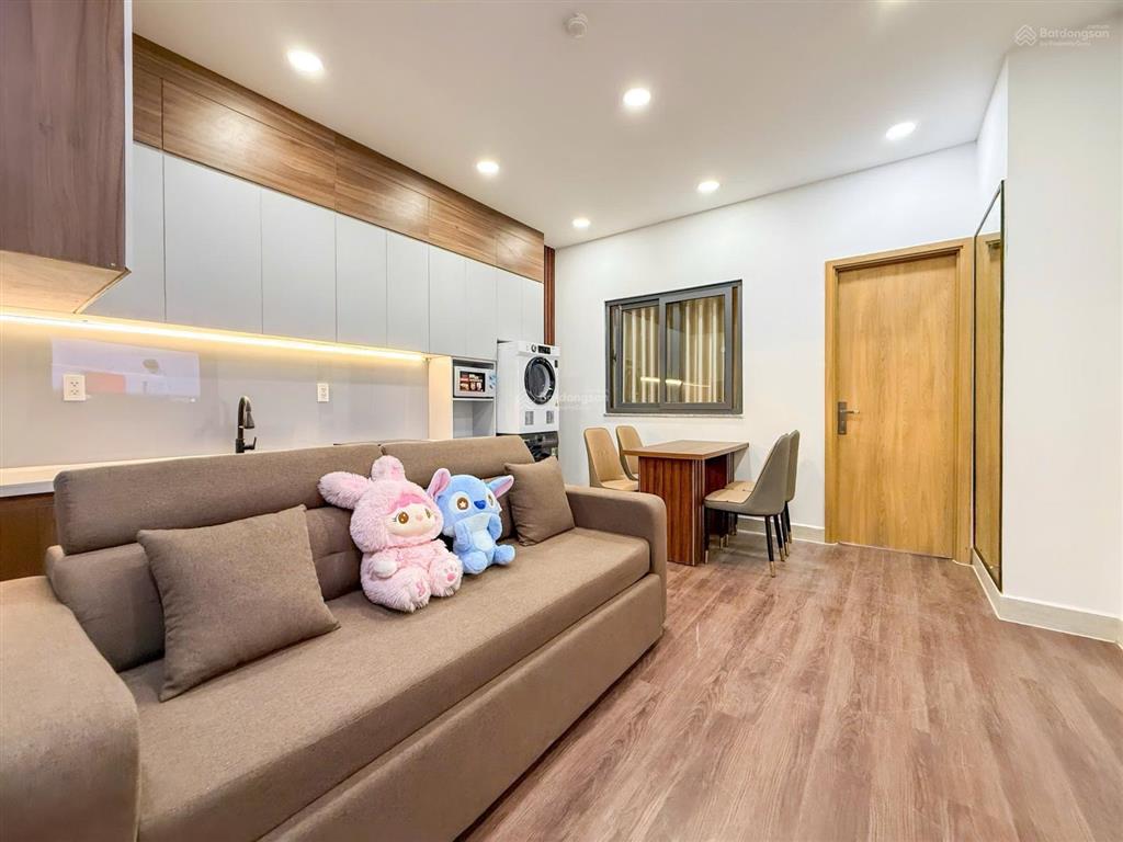 Cho thuê căn hộ 2pn mới 100%, full nội thất, giặt sấy riêng, ban công sân vườn ở hoàng diệu quận 4
