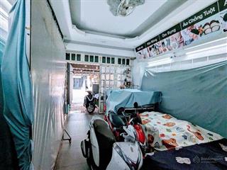 Ngay chợ hạnh thông tây 4tầng. dt 90m2. đường thông. thích hợp kinh doanh mọi ngành nghề