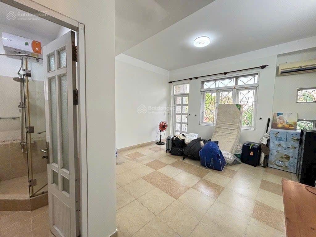 Mặt tiền đs 14, 4 tầng  108m2. ngang 5m x 21m  sổ vuông a4  hoàn công đủ chỉ 16 tỷ