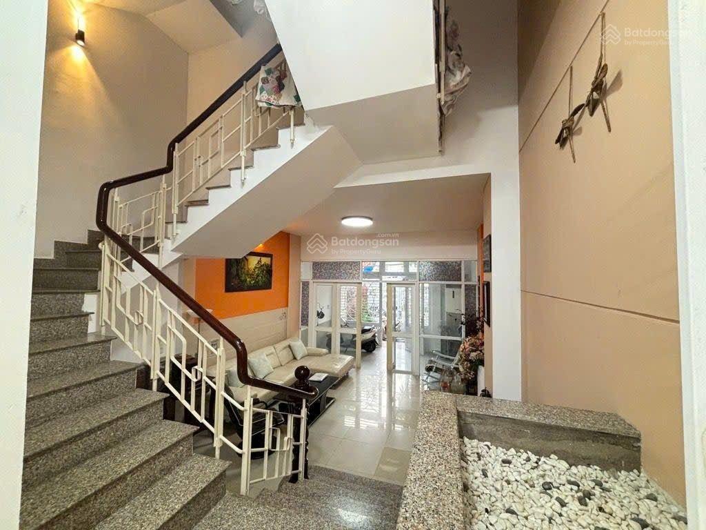 Mặt tiền đs 14, 4 tầng  108m2. ngang 5m x 21m  sổ vuông a4  hoàn công đủ chỉ 16 tỷ