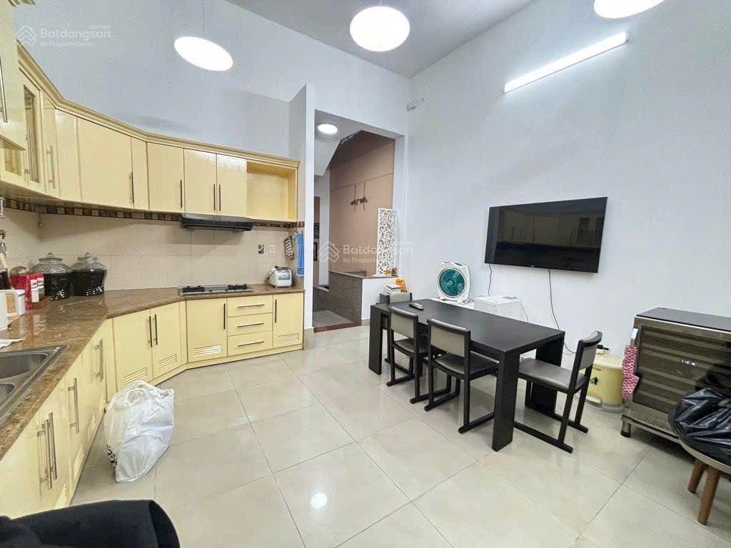 Mặt tiền đs 14, 4 tầng  108m2. ngang 5m x 21m  sổ vuông a4  hoàn công đủ chỉ 16 tỷ