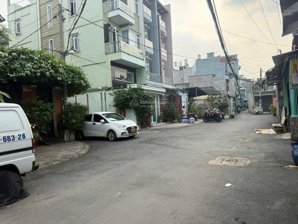 Nhà 5 tầng hxt 8m có vỉa hè đậu ô tô đường phan huy ích đối diện emart diện tích