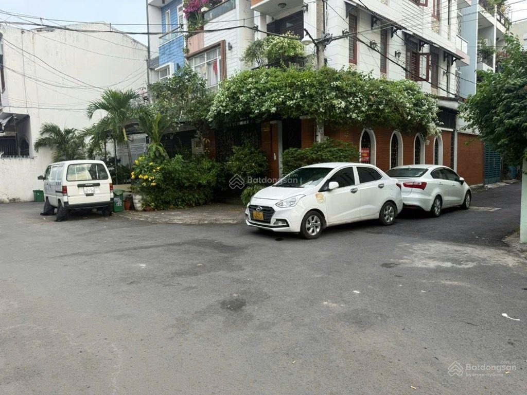 Nhà 5 tầng hxt 8m có vỉa hè đậu ô tô đường phan huy ích đối diện emart diện tích