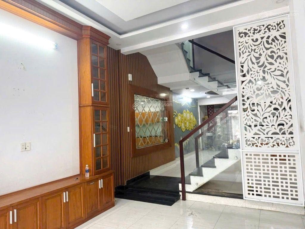 Nhà 5 tầng hxt 8m có vỉa hè đậu ô tô đường phan huy ích đối diện emart diện tích