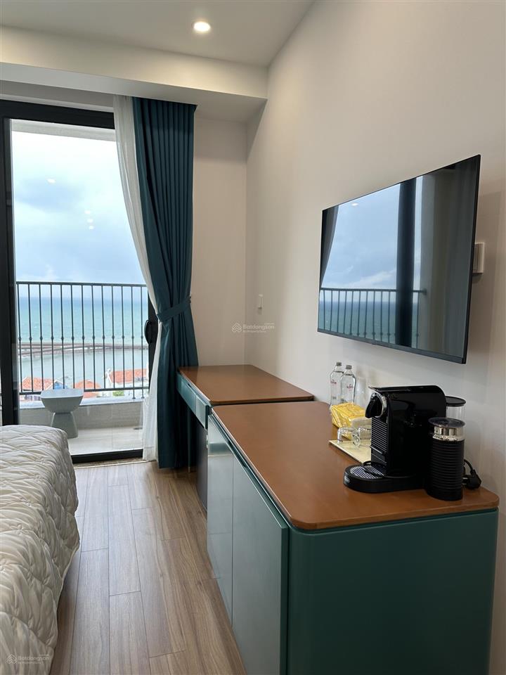 Căn hộ view biển tầng 7 nhìn thẳng ra cầu hôn